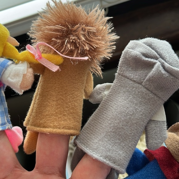 Wizard of Oz finger puppets like new - Picture 6 of 7